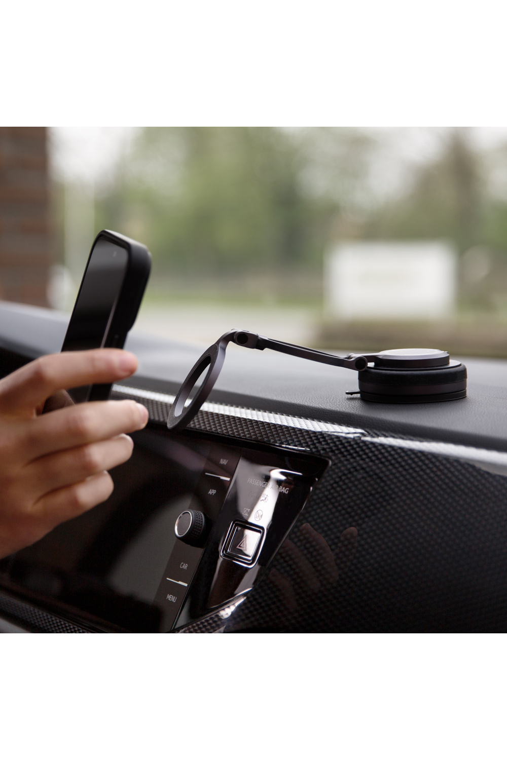 Mobilize Magsafe Compatible Phone Holder - 360° Rotatable & Foldable - Vacuum Suction - Premium Alloy - Afbeelding 10